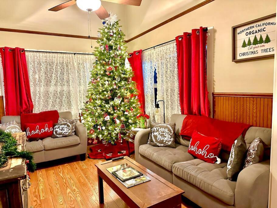Spacious Downtown Jackson Retreat- Historic Hangout ภายนอก รูปภาพ