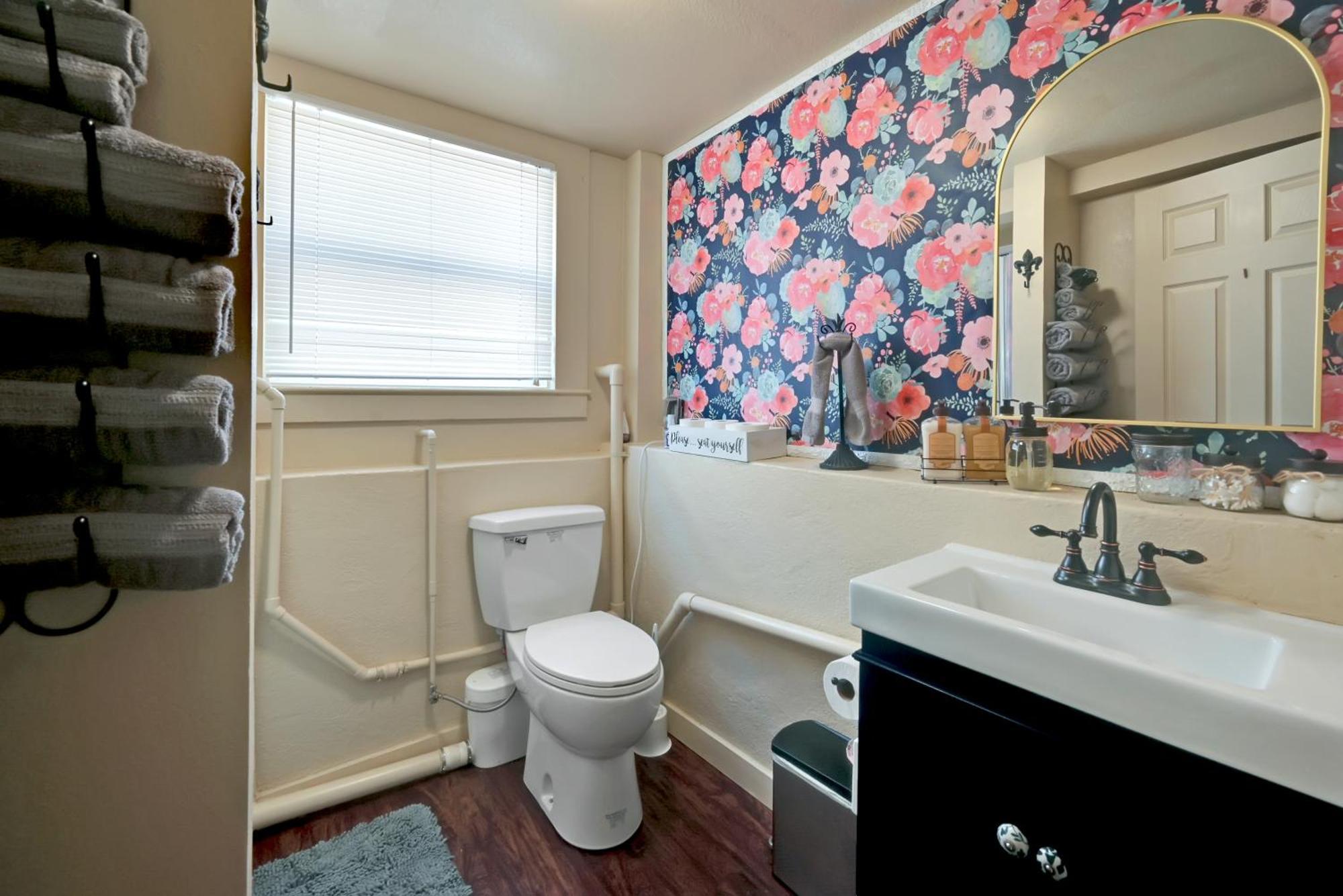Spacious Downtown Jackson Retreat- Historic Hangout ภายนอก รูปภาพ