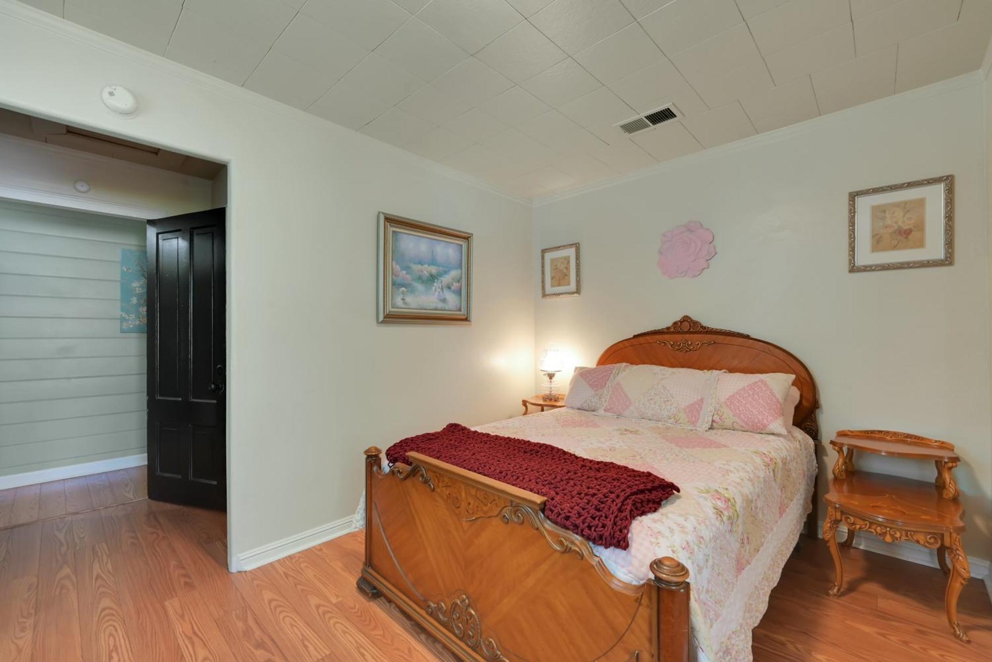 Spacious Downtown Jackson Retreat- Historic Hangout ภายนอก รูปภาพ
